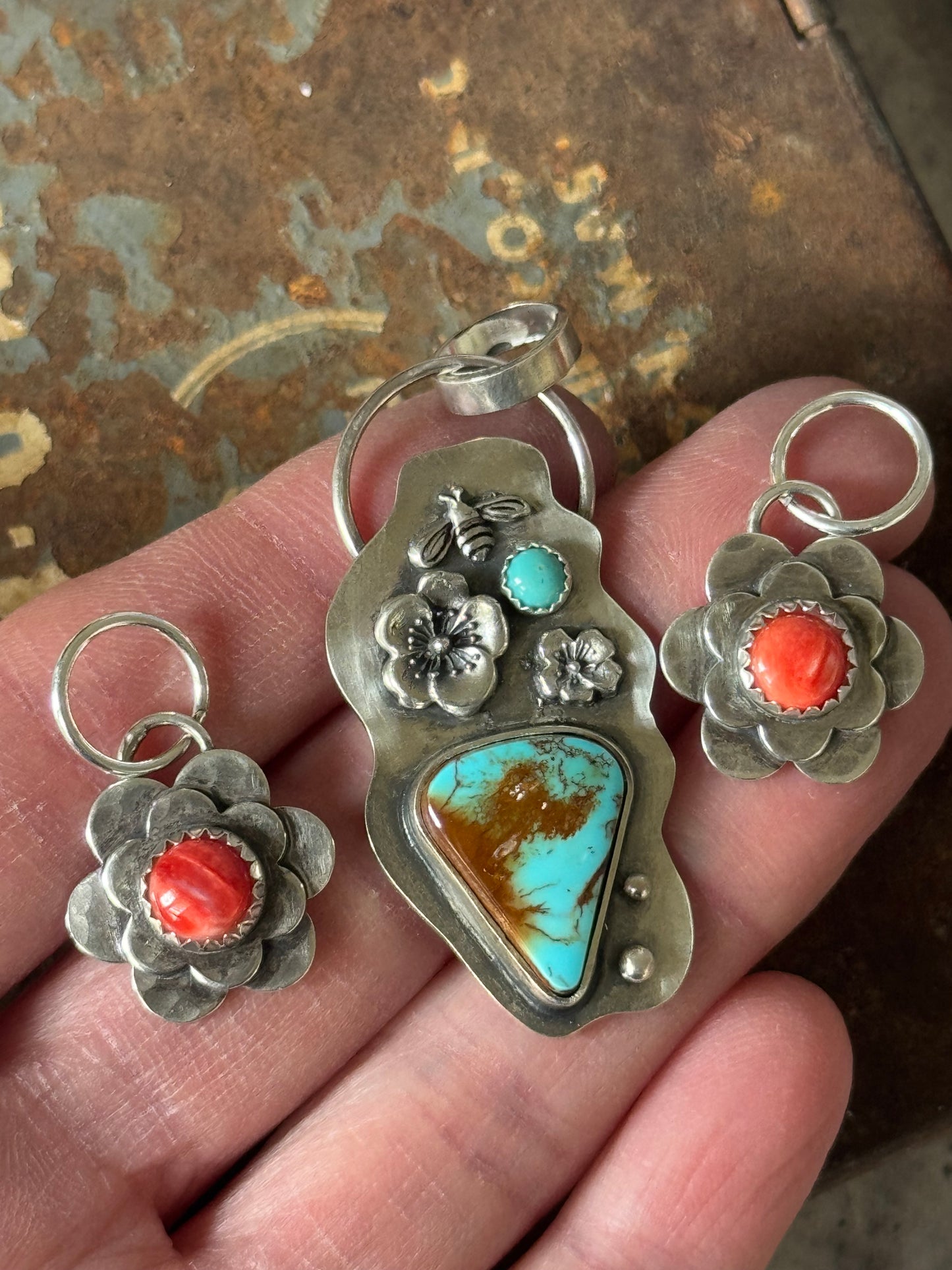 Double Flower pendant with Red Spiny Oyster